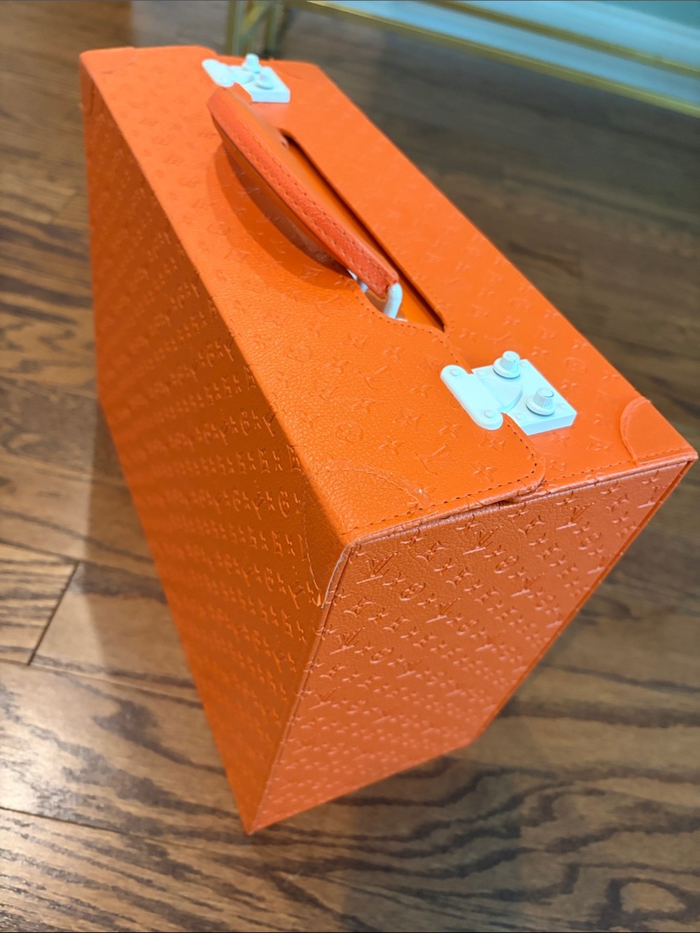 Louis Vuitton Nike Men’s Monogram & Checkerboard Low-Top Sneakers - Picture 9 of 13